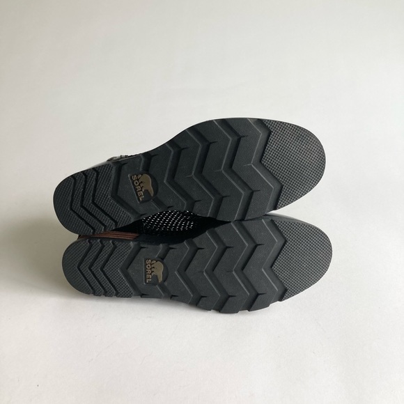 Sorel Black Patent Leather Fabric Rubber Outsole Lace Up Boots size 6.5 - Picture 9 of 15